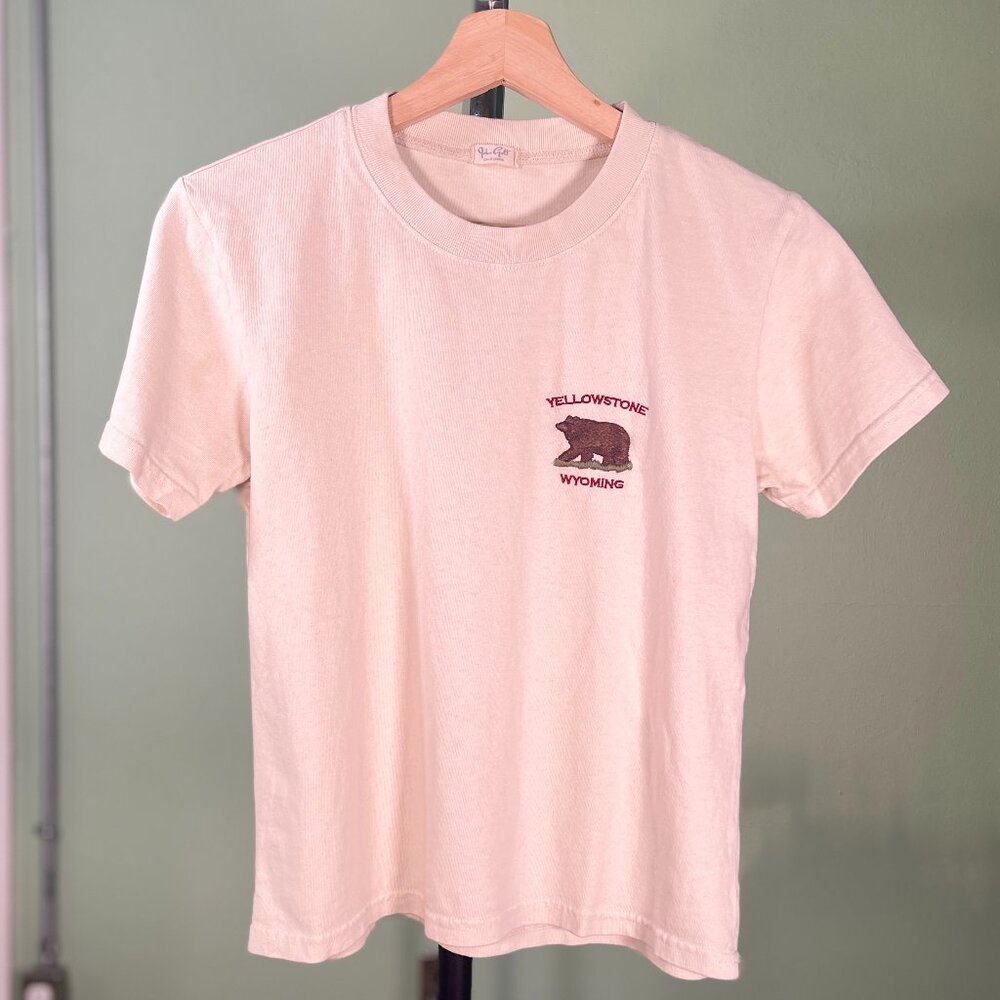 Off White T-shirt with Embroidered Yellowstone Wyoming Bear - Size XS